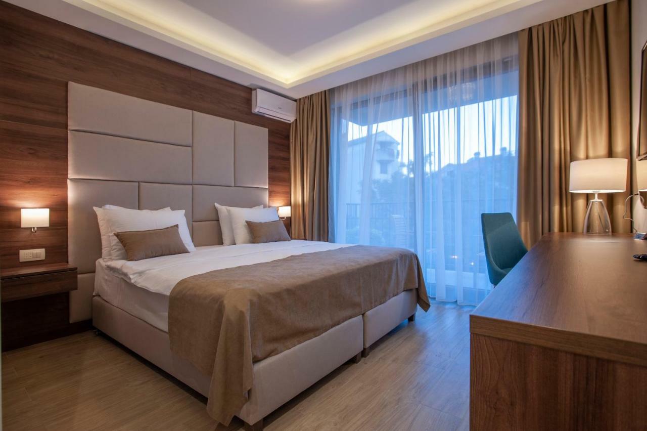 Hotel Twelve By Aycon Budva Exterior foto